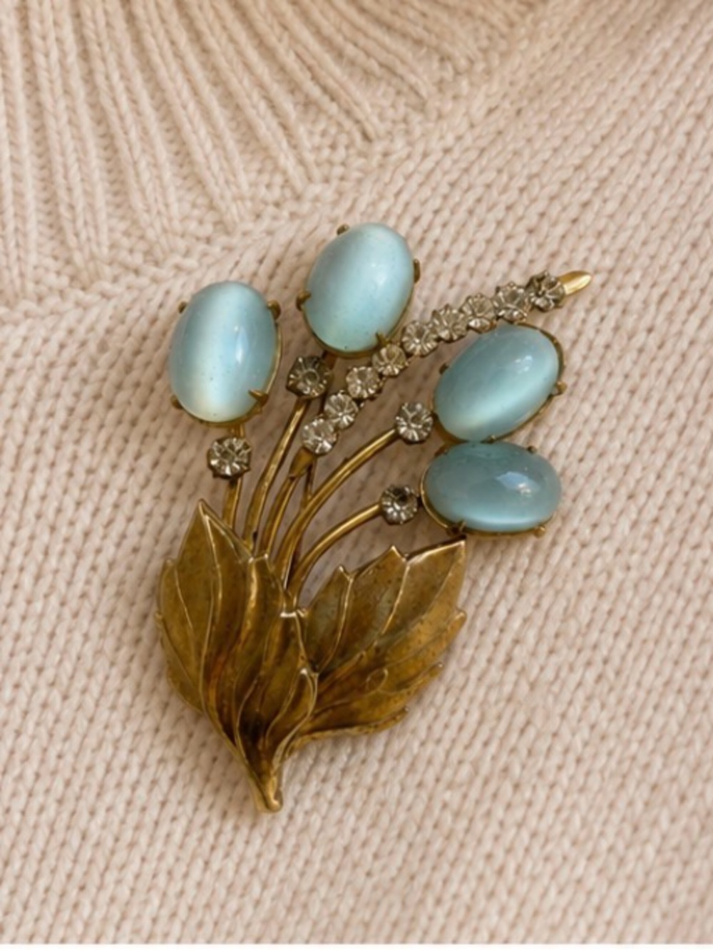 Brooch - Vintage mid-century sky blue and rhinestone brooch
